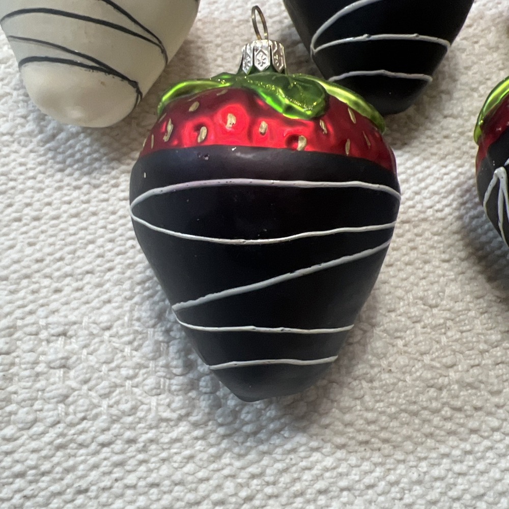 Dark White Chocolate Dipped Strawberry Christmas Ornaments Blown Glass Set Of 5 - Picture 8 of 16